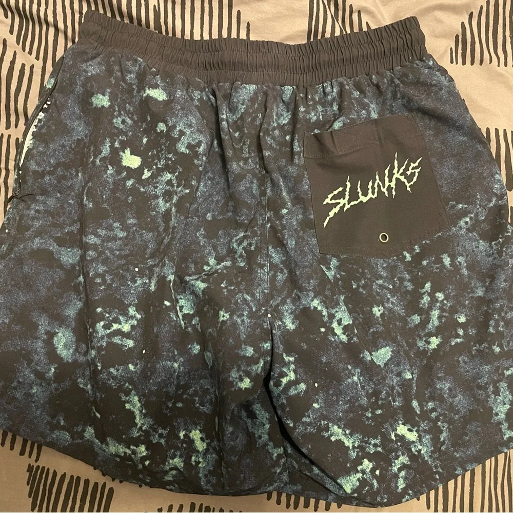 Slunks - Picture 2 of 4